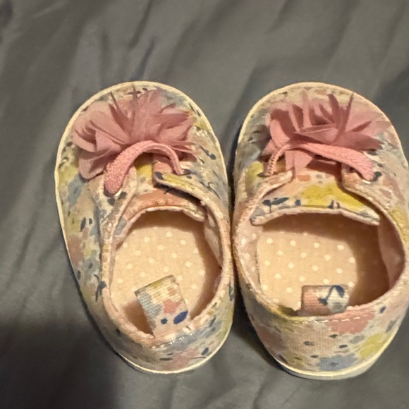 Kids' Multi-Color Shoe Set - Picture 2 of 7